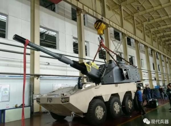 中國SH-11型外貿輪式155毫米自行加榴炮正在組裝樣機，即將亮相2018珠海航展。（圖／翻攝自現代兵器微信公眾號）