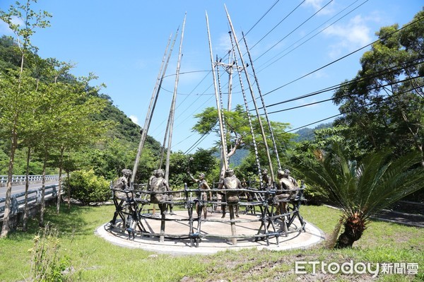 ▲五年祭文化體驗遊學營邀請民眾分享排灣族高空刺球流