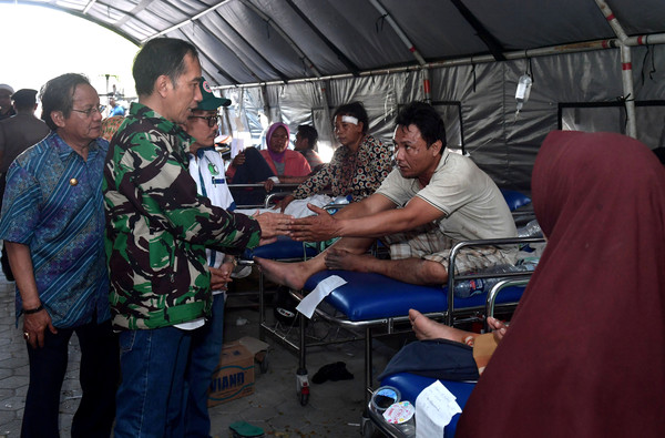 ▲▼ 印尼遭受強震海嘯侵襲，奪走1200條人命，政府10月1日請求國際援助。（圖／路透）