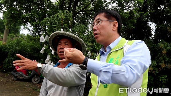 ▲台南市長參選人黃偉哲全力支持行政院照顧農民政策，希望透過中央挹注資源、地方輔導農民的形式深化農業的發展。（圖／黃偉哲提供，下同）