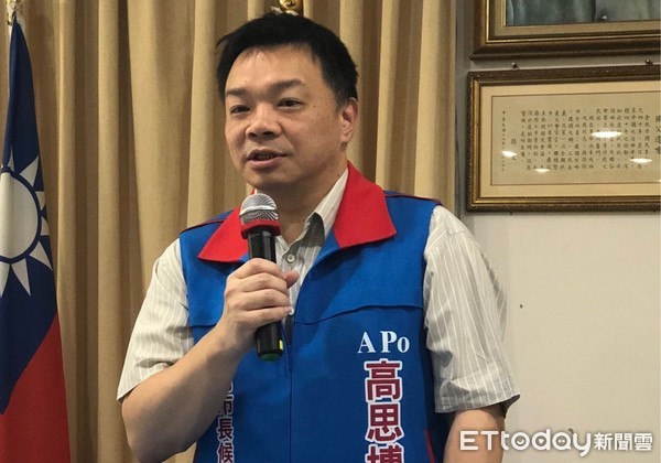 ▲國民黨台南巿長參選人高思博在「台南市里長事務協進會」提出「3.3.3.」的政策大利多。（圖／高思博提供）