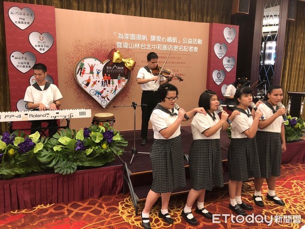 ▲台中市私立惠明盲校帶來精采音樂表演。（圖／記者張瑞傑攝）