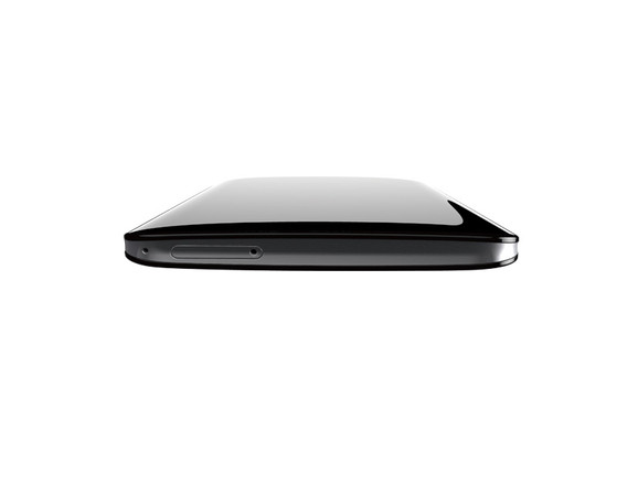 ▲夏普發表首款採用OLED面板的智慧手機「AQUOS zero」。（圖／夏普提供）