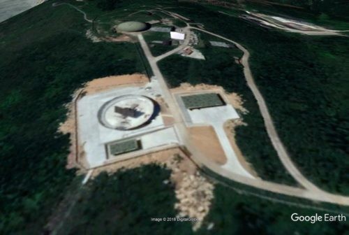 最新衛星圖片顯示，中國今年已在福建省平潭島上部署專抓F-22、F-35的YLC-8B反隱身雷達，其探測範圍幾乎覆蓋了整個台灣。（圖／翻攝自Google Earth）