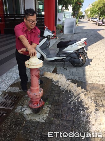 ▲為減輕台南市消防局基層人員勤務負擔，讓消防人員有更多時間加強體能與提升救災技能與觀念，台南市政府消防局10月份起，更改為每4個月普查轄區消防水源1次，率全國之先。（圖／記者林悅翻攝，下同）