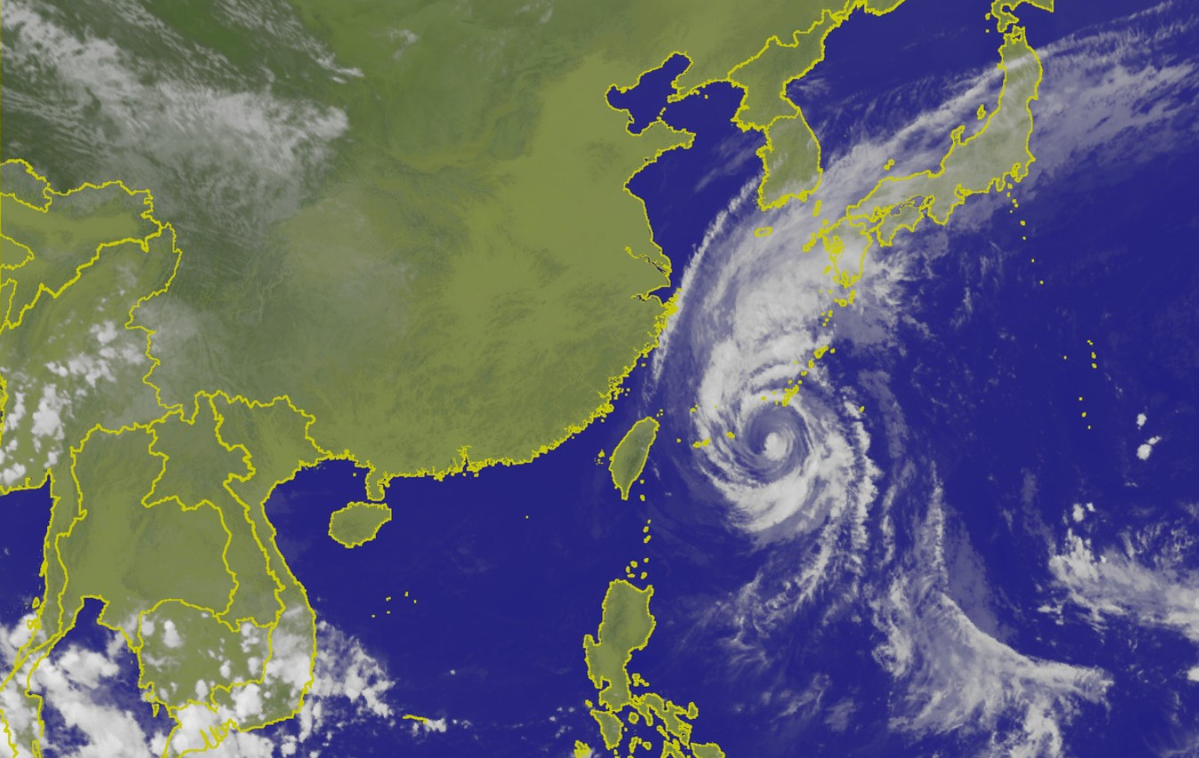 ▲康芮颱風被打散，12小時內轉輕颱。（圖／翻攝中央氣象局網站）