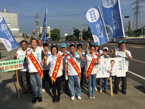 ▲徐定楨積極競選，到苗栗各鄉鎮拜票。（圖／徐定禎提供）