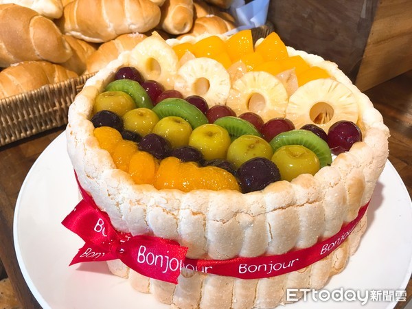 ▲▼法式水果蛋糕是網路票選十大夢幻蛋糕之一。（圖／記者陳建竹攝）