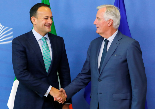 ▲▼歐盟談判代表巴尼爾（Michel Barnier）和愛爾蘭總理維拉卡爾(Leo Varadkar)會面談論合作。（圖／路透）