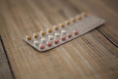 「事前避孕藥」不必停吃7天！　英國保健署：不告別月經更易中獎
