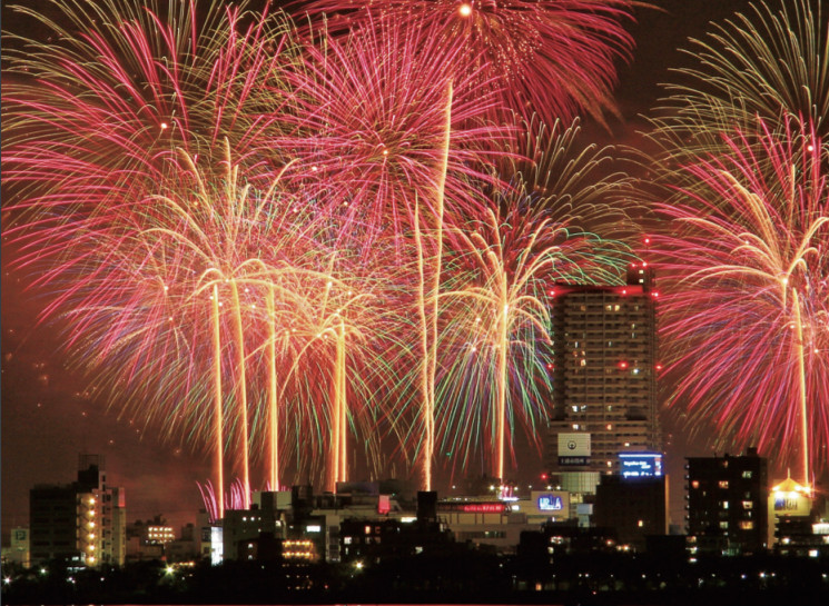 ▲▼ 「落地爆炸」炸傷10人！日本煙火上空引燃失敗　直墜地面。（圖／翻攝自土浦全國花火競技大會官網）