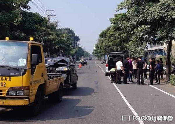 ▲▼ 嘉義縣中埔鄉富裕路車禍，車禍現場零件散落滿地。（圖／記者翁聖勳翻攝）