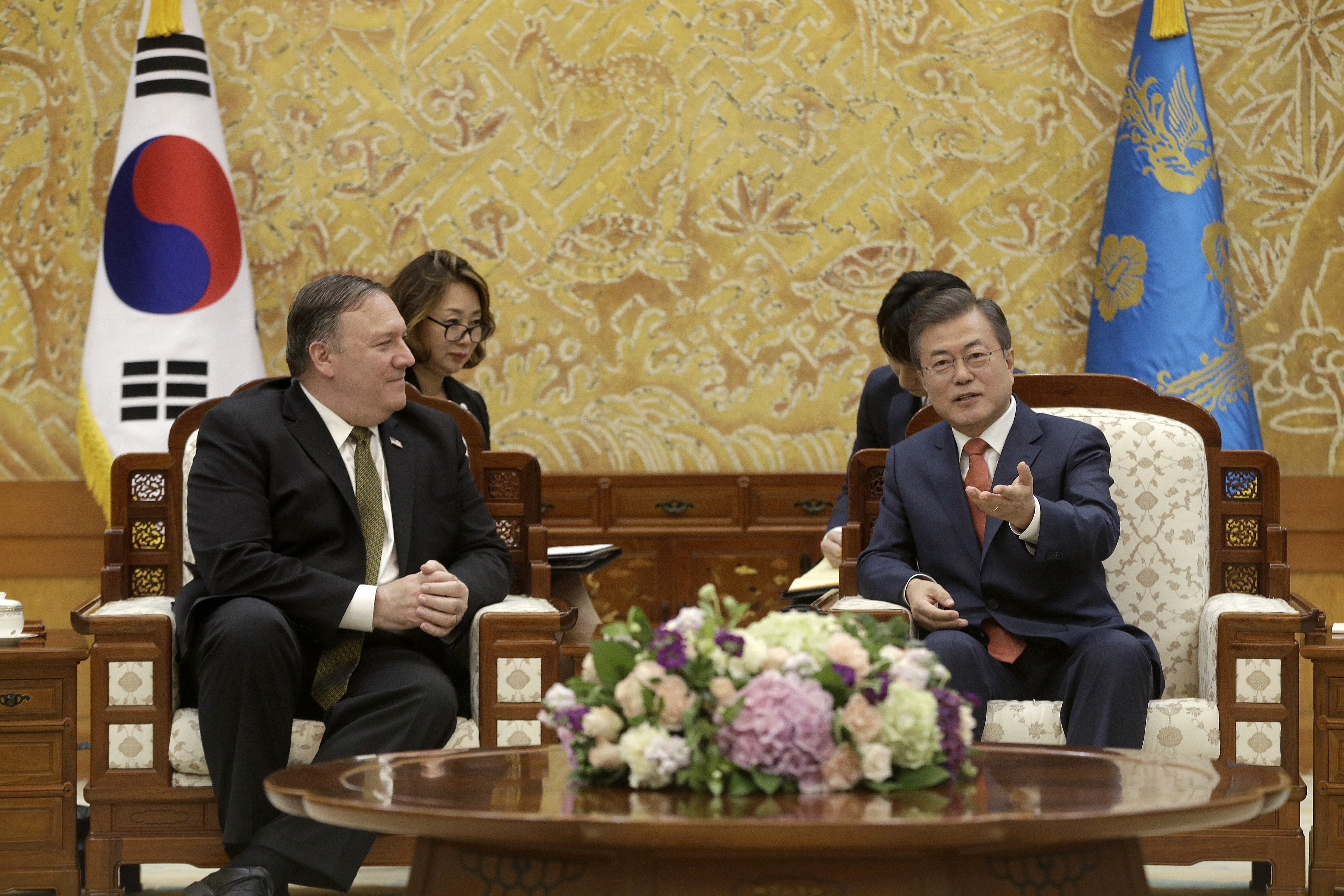 ▲▼2018年10月7日，美國國務卿蓬佩奧與南韓總統文在寅會晤。（圖／達志影像／美聯社）