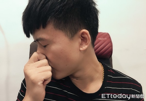 ▲打噴嚏,喉結,喉嚨痛,過敏。（示意圖／記者周姈姈攝）