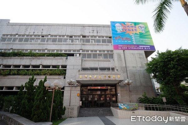 ▲▼屏東Ｑ版反賄神探「阿村、小莉」，吸睛爆表　             。（圖／記者陳崑福翻攝）