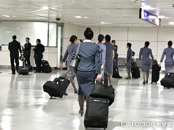 ▲▼中華航空空服員示意圖。（圖／記者賴文萱攝）