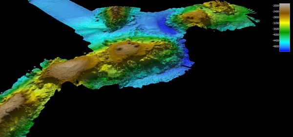 ▲▼澳洲科學家考察塔斯曼海域（Tasman Sea）時，意外發現海底藏著驚奇的「失落世界」，若從海底開始計算，這一系列的火山最高達3000米，但因為最高峰離海面也有2000米，過往從未被人類發現。（圖／取自CSIRO）