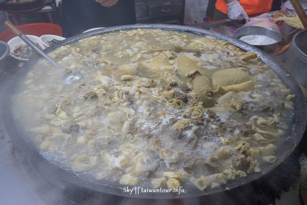 ▲嘉義東市場超人氣牛雜湯。（圖／跟著領隊玩提供）