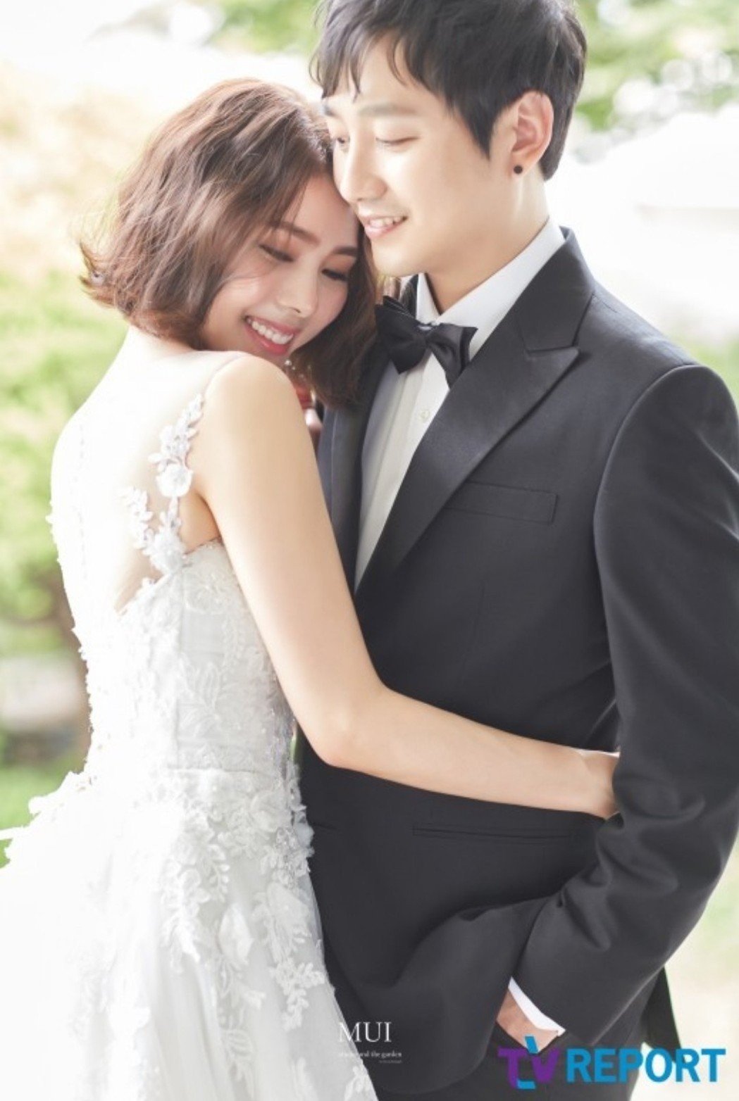 ▲▼南韓樂團Izi主唱娶了喜歡他10年的鐵粉當老婆。（圖／翻攝TV REPORT）