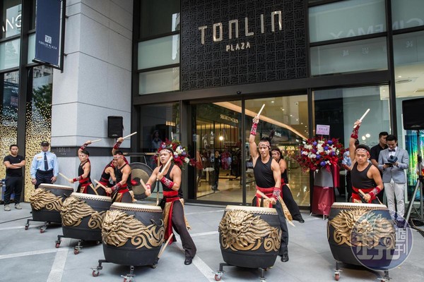 桃園統領廣場斥資10億元封館改裝，10月初重新開幕強勢回歸。