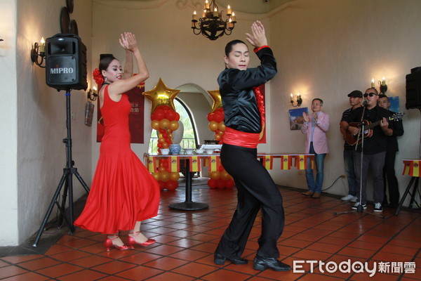 ▲熱情的佛朗明哥舞蹈為西班牙美食節揭開序幕。（圖／記者鄭有財攝）