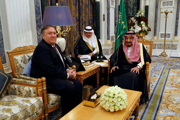 ▲▼美國國務卿與沙烏地阿拉伯國王沙爾曼（King Salman）會晤。（圖／路透）