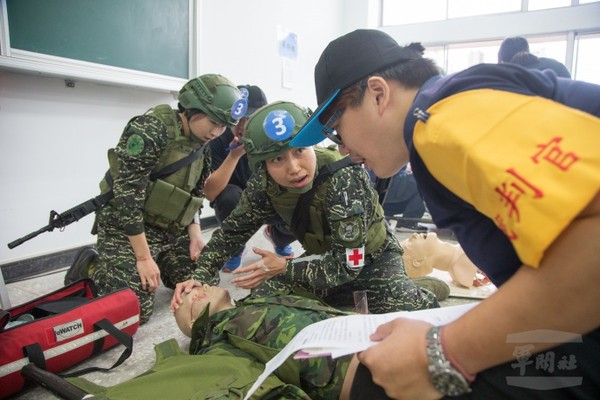 國軍「緊急救護技能競賽」　增進官兵戰傷醫療能量