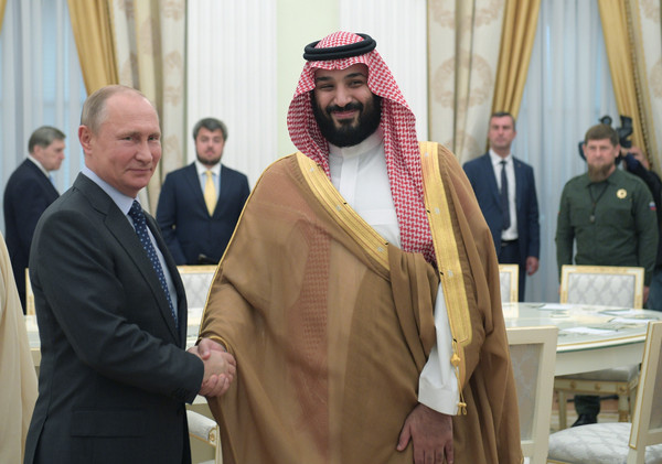 ▲▼ 沙烏地阿拉伯王儲穆罕默德．本．薩勒曼（Mohammed bin Salman）與俄羅斯總統普丁。（圖／達志影像／美聯社）