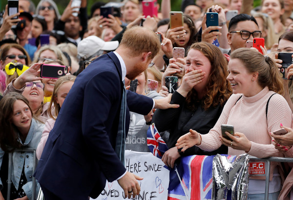 ▲▼哈利王子（Prince Harry）與梅根（Meghan Markle）前往澳洲墨爾本，受到熱烈歡迎。（圖／路透社）