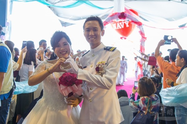 海軍今辦「愛在海軍情堅意真」聯合婚禮