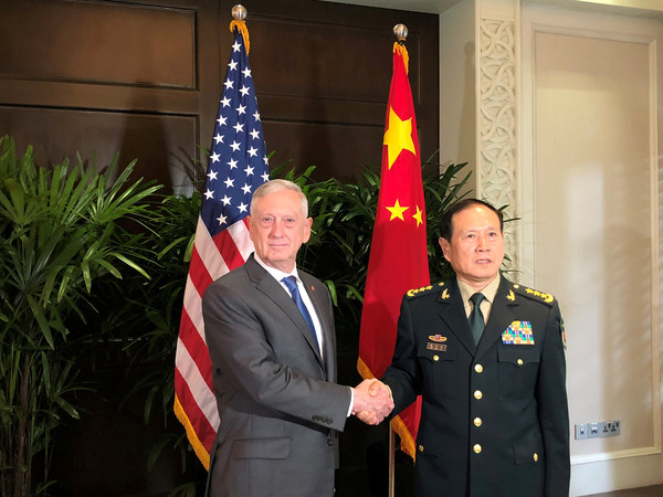 ▲美國國防部長馬提斯（Jim Mattis）與中國國防部長魏鳳和會面握手。（圖／路透社）