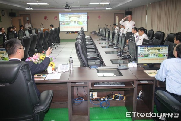 ▲▼內政部徐國勇部長蒞臨澎湖縣政府消防局慰勤訪視。（圖／記者宋德威翻攝）