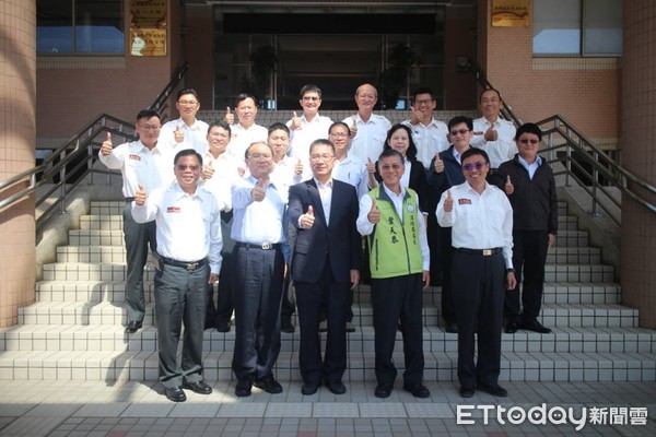 ▲▼內政部徐國勇部長蒞臨澎湖縣政府消防局慰勤訪視。（圖／記者宋德威翻攝）