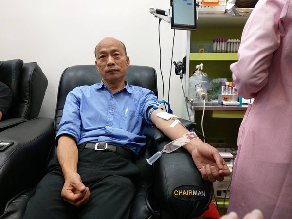 ▲▼韓國瑜22日捐血。（圖／韓國瑜辦公室提供）
