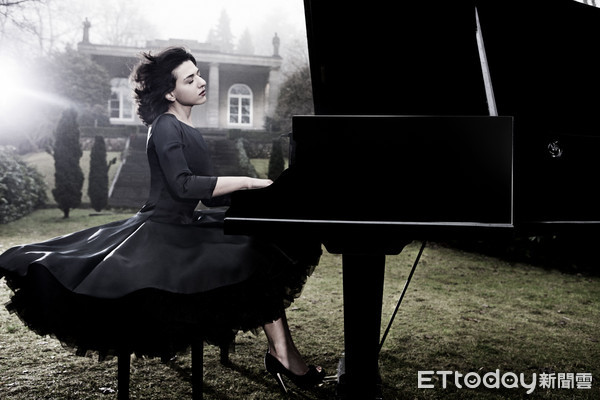 ▲▼    鋼琴天后卡蒂雅Khatia Buniatishvili來臺演出。         。（圖／新象提供）