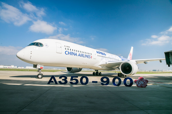 ▲▼華航與空巴聯名A350彩繪機。（圖／華航提供）