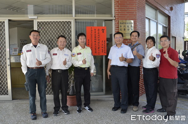 ▲台南市義消救護中隊第2分隊副分隊長李春旺（左三），獲選為107年度全國救護志工菁英之殊榮。