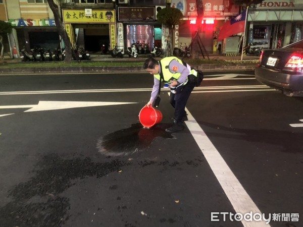 ▲▼三重小北百貨前，男子遭開槍尋仇。（圖／記者趙永博攝）