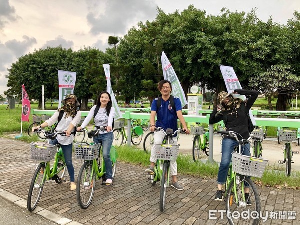 ▲台南市南區、安平區市議員候選人呂維胤，騎車用力行銷南區、安平區地方之美。（圖／呂維胤提供）