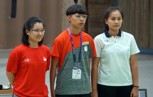 ▲女子青少年10公尺空氣手槍由臺東體中的楊美芳(圖中)拿下生涯首面國際賽金牌。（圖／主辦單位提供）