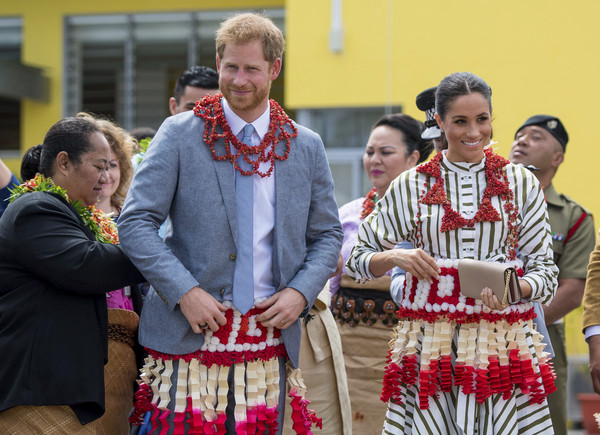 ▲▼ 英國王室的哈利王子（Prince Harry）與妻子梅根（Meghan Markle）出訪東加。（圖／達志影像／美聯社）