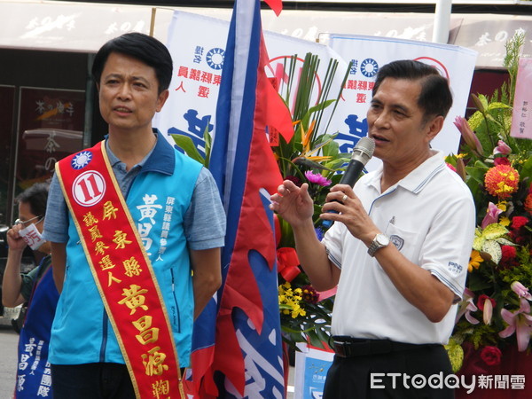 ▲向空汙說ＮＯ，候選人競選總部成立全戴口罩          。（圖／記者陳崑福翻攝）