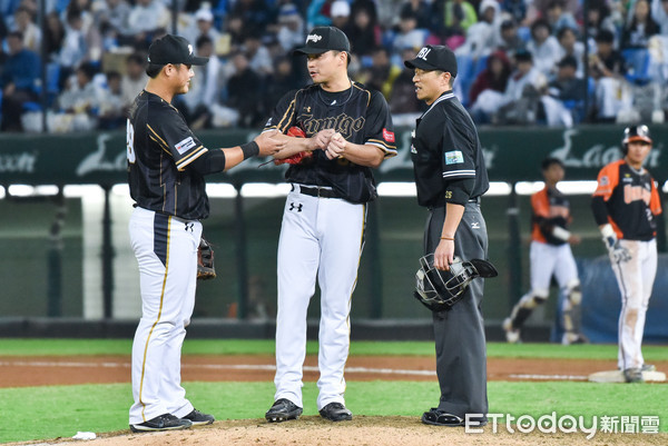 ▲▼中華職棒總冠軍賽第二戰,林柏佑。（圖／記者李毓康攝）