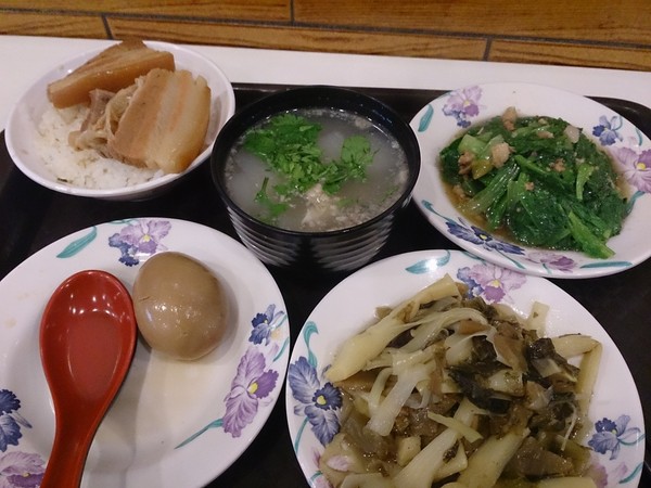 ▲▼阿興魯肉飯。（圖／Sherlock56 (六月椿)授權提供，請勿翻攝）