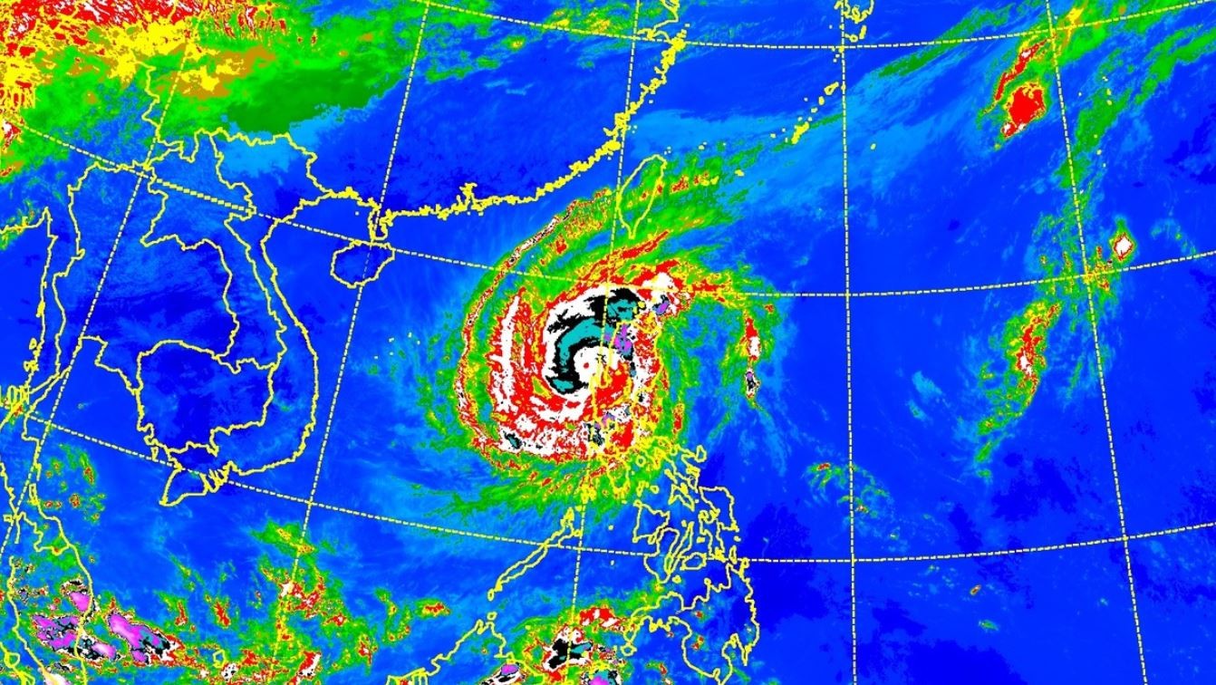 ▲玉兔颱風登陸菲律賓。（圖／翻攝中央氣象局網站）