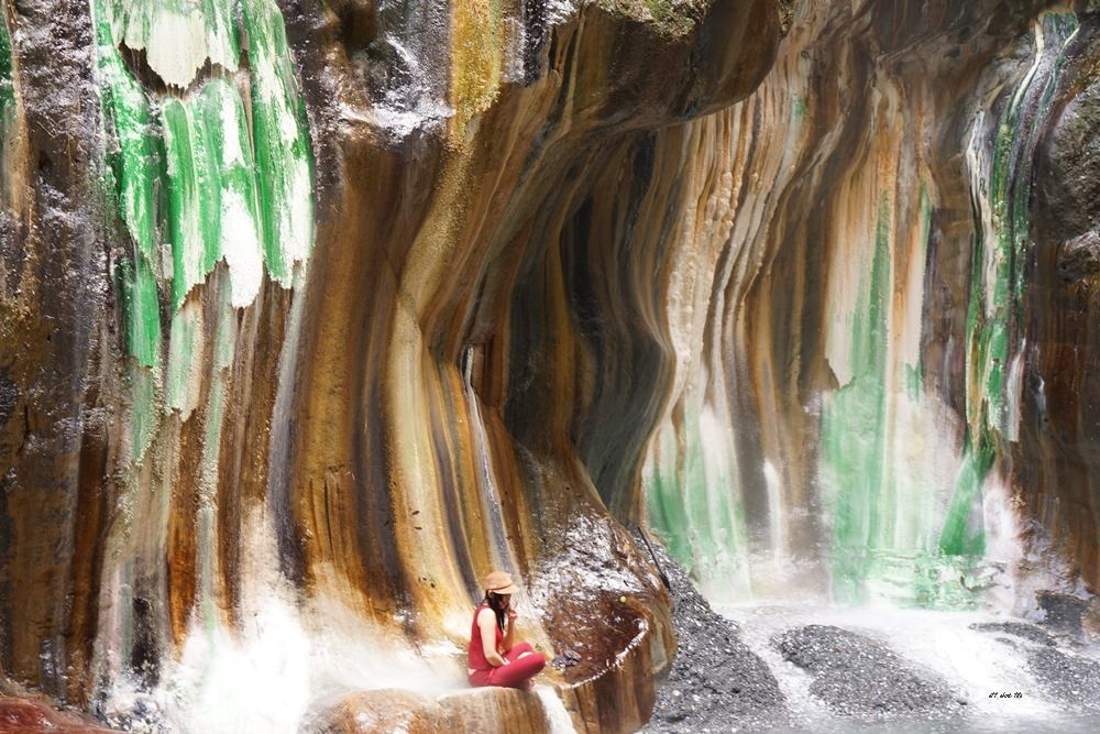 ▲▼栗松溫泉的岩壁絢爛美麗。（圖／拉拉隨性隨意走走看看提供）