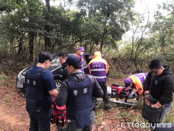 ▲▼男子槍擊前老闆後，躲至龜山產業道路自戕。（圖／記者陳豐德攝）