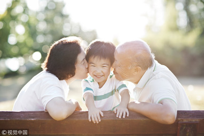 一週顧孫5天還遭兒酸！　70歲嬤曝「拒辭兼差」原因：我的避風港