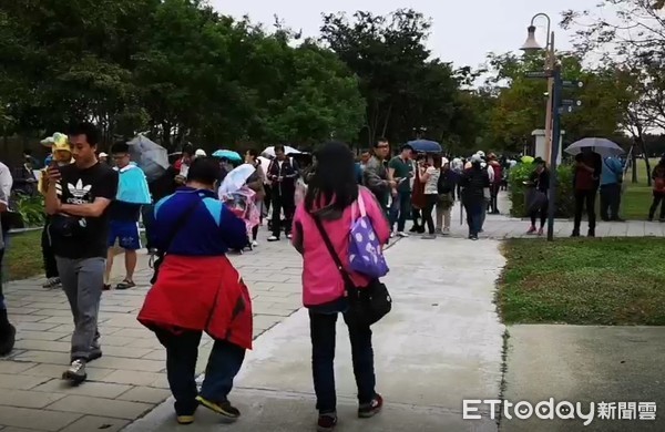 ▲Pokémon GO Safari Zone in Tainan 主場地奇美博物館、台南都會公園人數已近爆棚滿載，市府請玩家前往30個景點抓寶遊戲更暢順。（圖／記者林悅翻攝，下同）