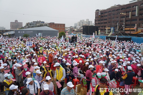 ▲力拚高票連任，鄭文燦要拚經濟顧建設。（圖／記者楊淑媛攝）